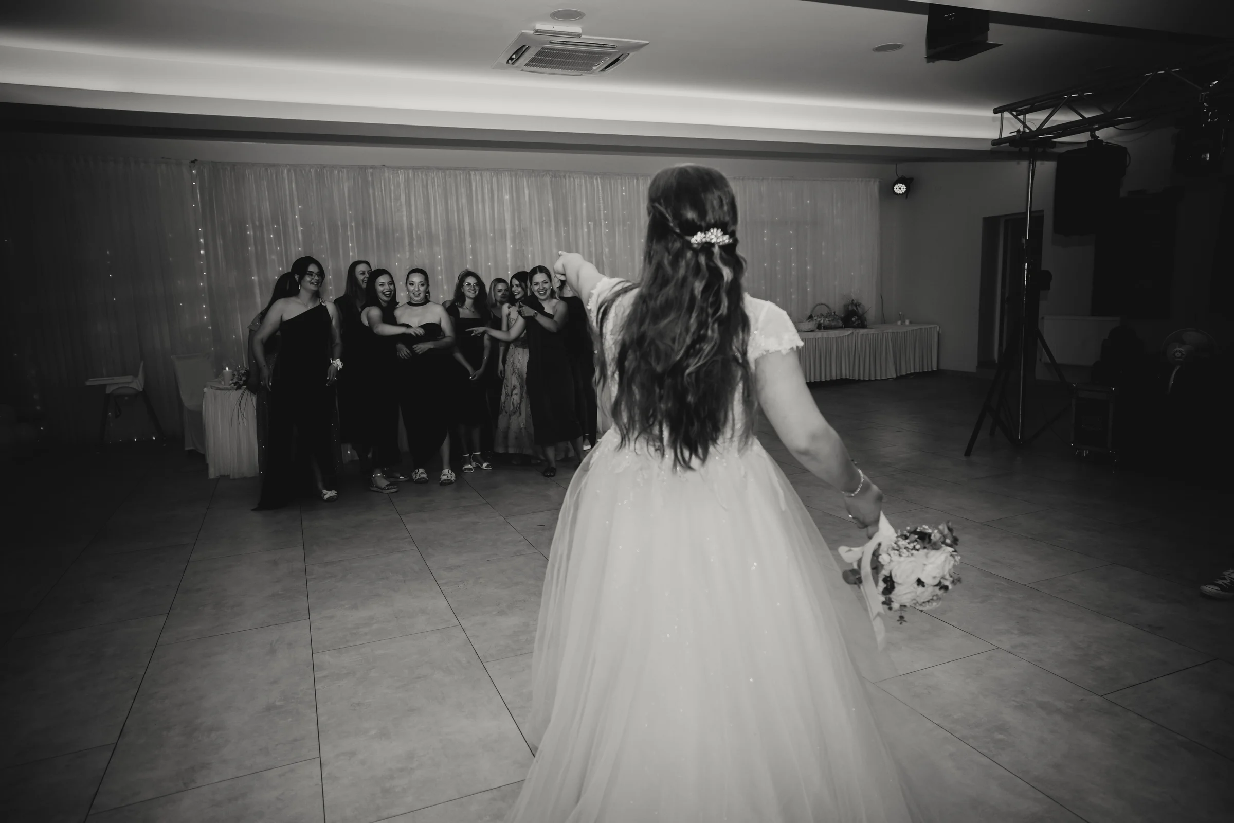 Svadbena proslava — fotografija 14